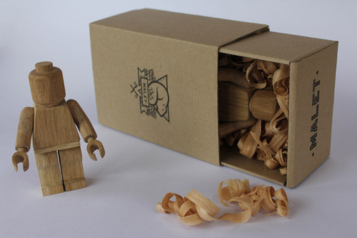 01-_drevena-lego-postavicka.jpg