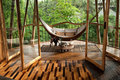 06-bambusovy-dum-elora-hardy-ibuku-bali.jpg