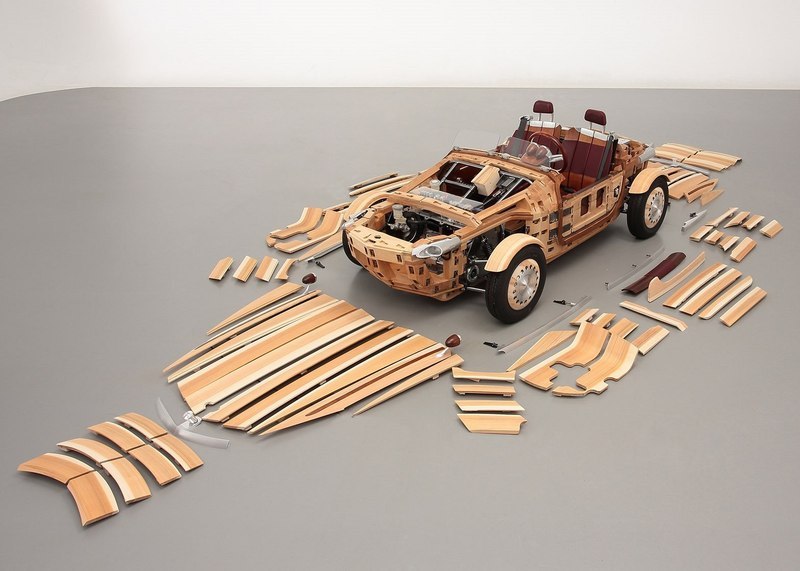 Jednotlivé díly dřevěné Toyoty