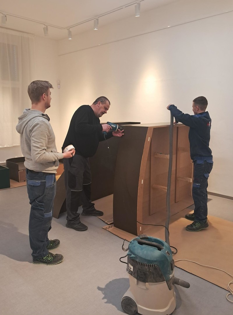 Expozice-truhl&aacute;ři z Př&iacute;mky